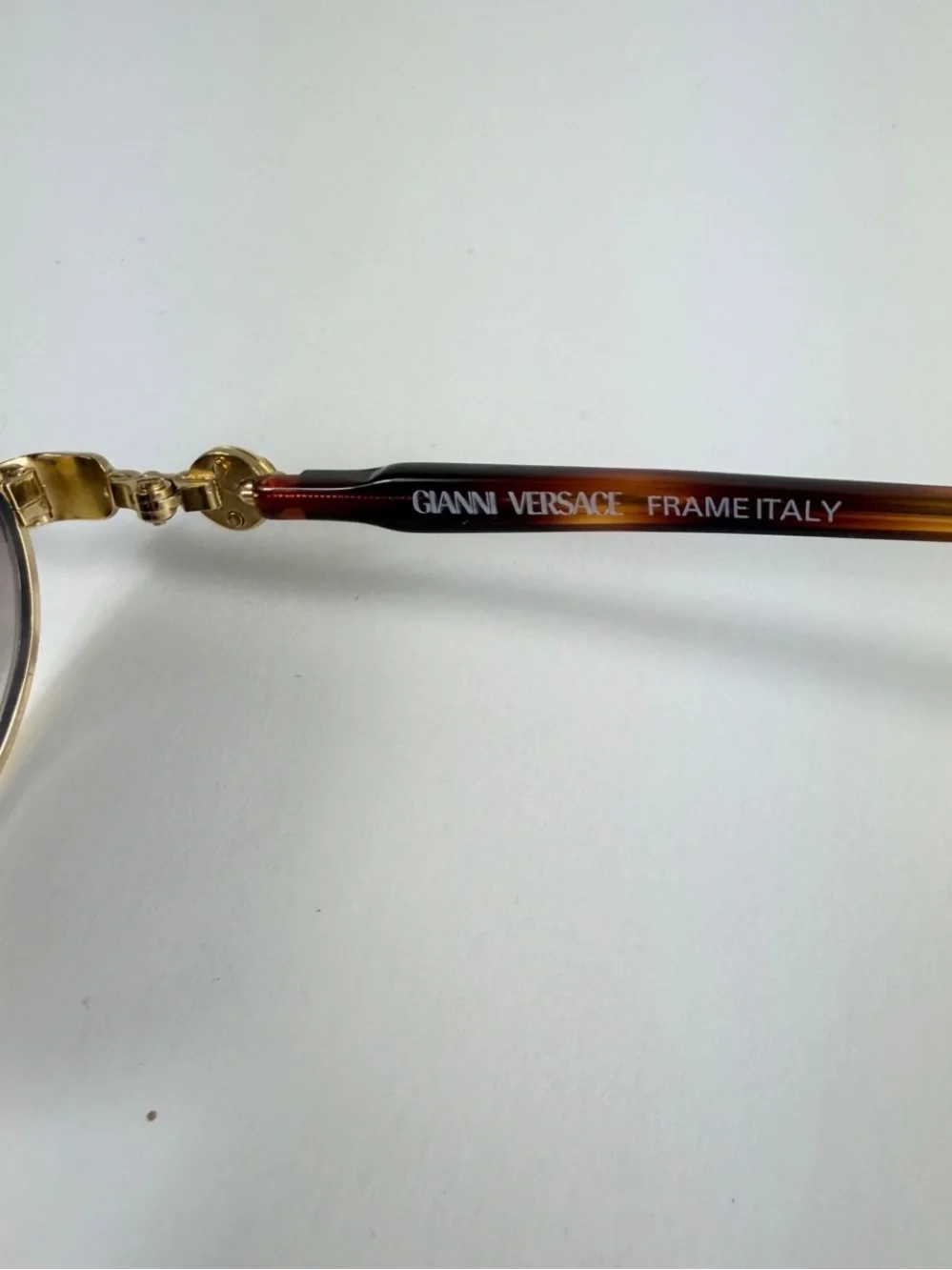 Vintage Gianni Versace Mod G51 Col 56 L Medusa Gold Havana Sunglasses Full Set